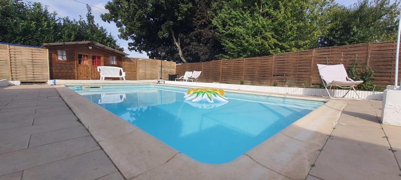 Studio Meuble Avec Piscine Partagee La Ferté-Gaucher Exterior foto